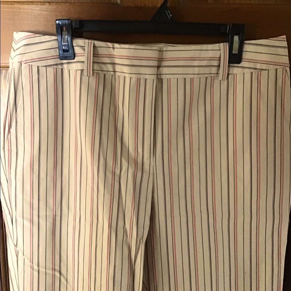 NEW Women’s Villager Flat Front Waistband Stretch Capris - Size 14